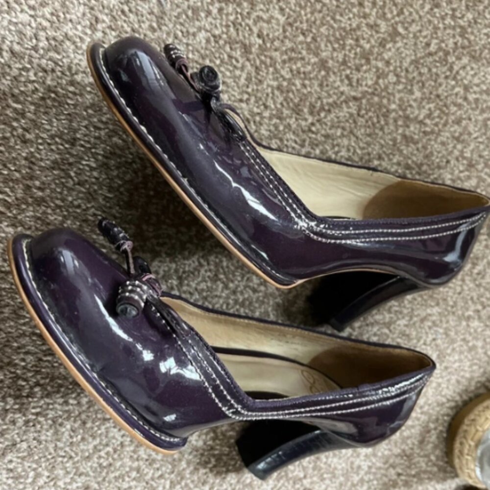 Exceptional Clark’s heels size 6 little worn dark purple patent